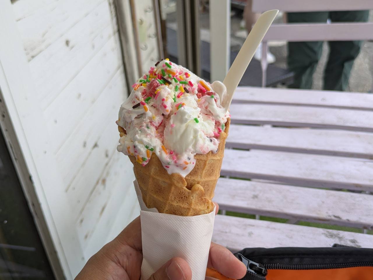 Plenty's 茅ヶ崎本店 まぜまぜアイスクリーム カラースプレー